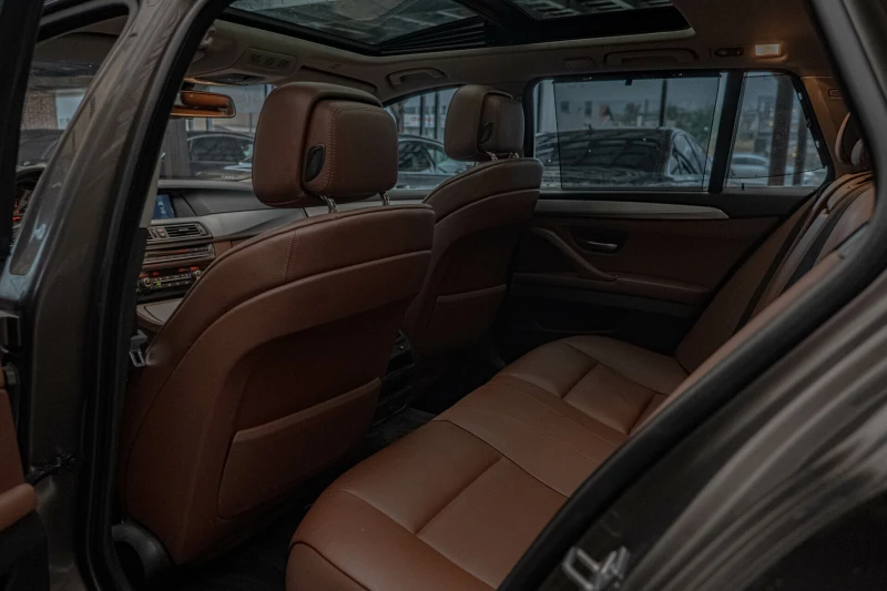 BMW 530 F11/xDrive/Night Vision/Панорама/Dynamic Drive/Под, снимка 10 - Автомобили и джипове - 51991713