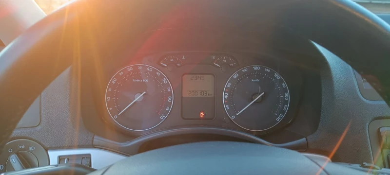 Skoda Octavia 1.4, снимка 5 - Автомобили и джипове - 52256020