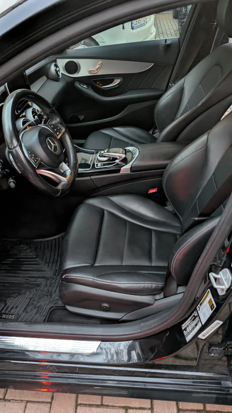 Mercedes-Benz C 300, снимка 14 - Автомобили и джипове - 52642645