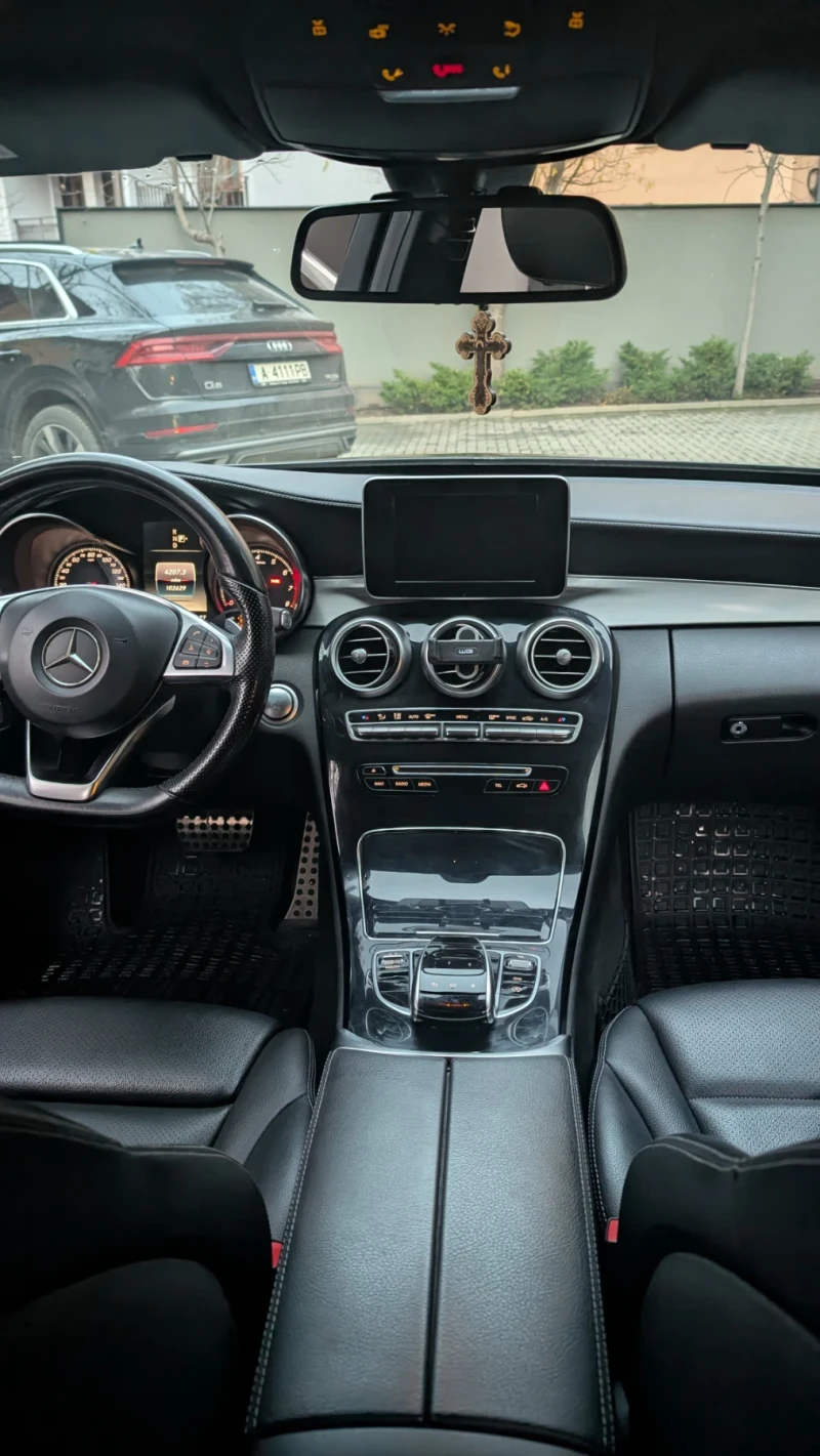 Mercedes-Benz C 300, снимка 9 - Автомобили и джипове - 52642645