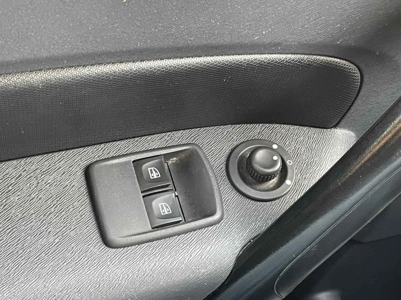 Renault Kangoo 1.5 dCi 75hp, снимка 10 - Автомобили и джипове - 52653344