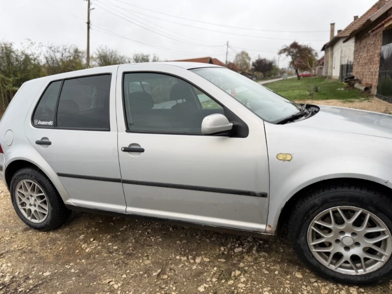 VW Golf, снимка 4 - Автомобили и джипове - 53454262