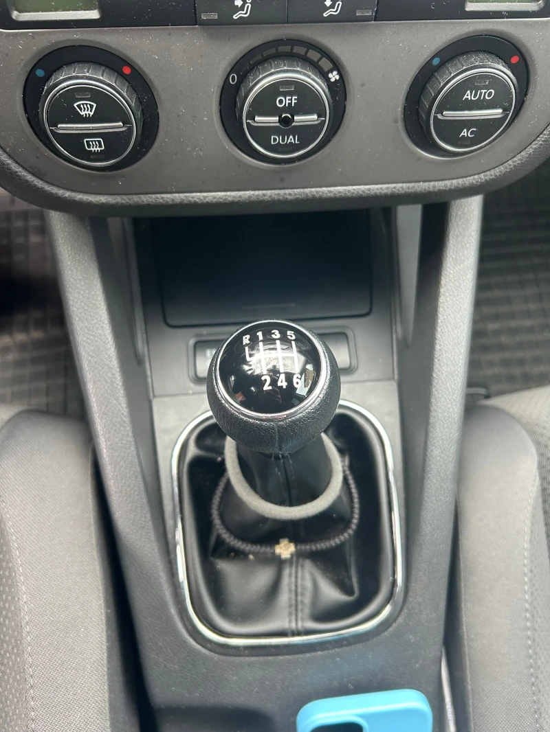 VW Golf, снимка 11 - Автомобили и джипове - 53519709