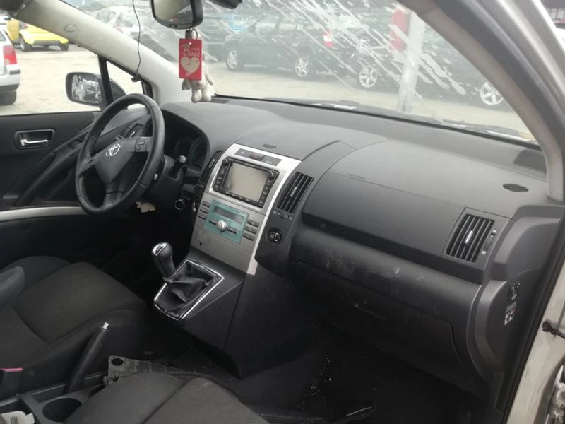 Toyota Corolla verso 2.0D4D/116кс, снимка 9 - Автомобили и джипове - 22436524