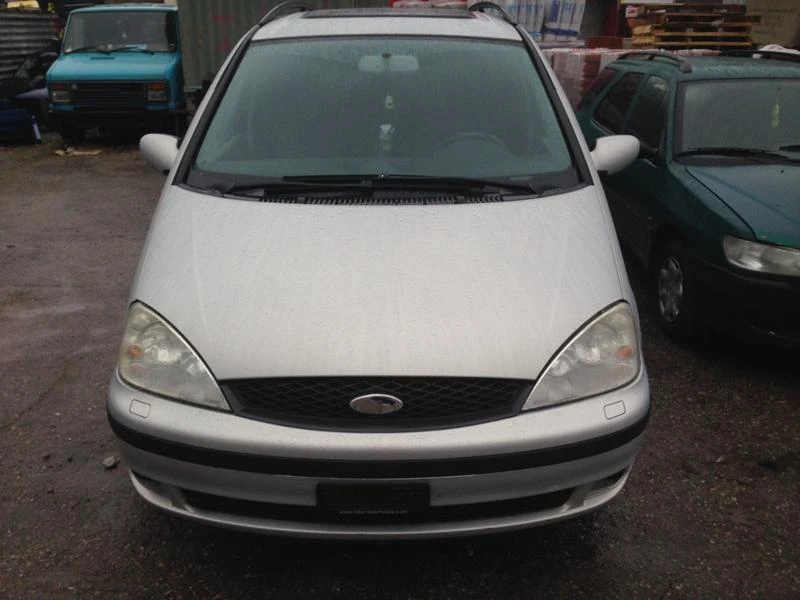 Ford Galaxy 1.9 TDI Ghia - изображение 2