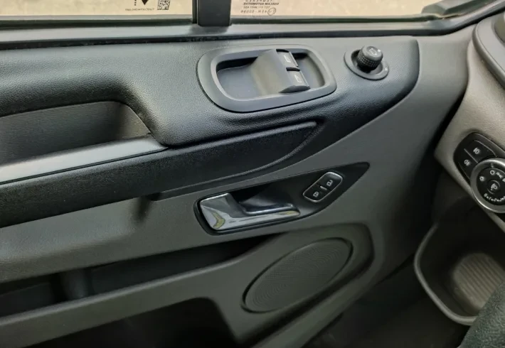 Ford Transit Custom 8+ 1 2.0L Ecoblue, снимка 12 - Автомобили и джипове - 52653344