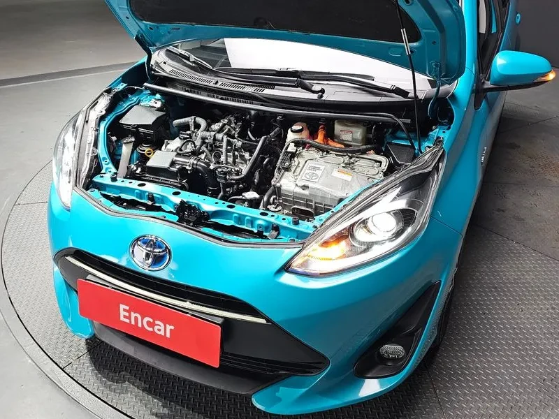 Toyota Prius C 1.5, снимка 6 - Автомобили и джипове - 55198638