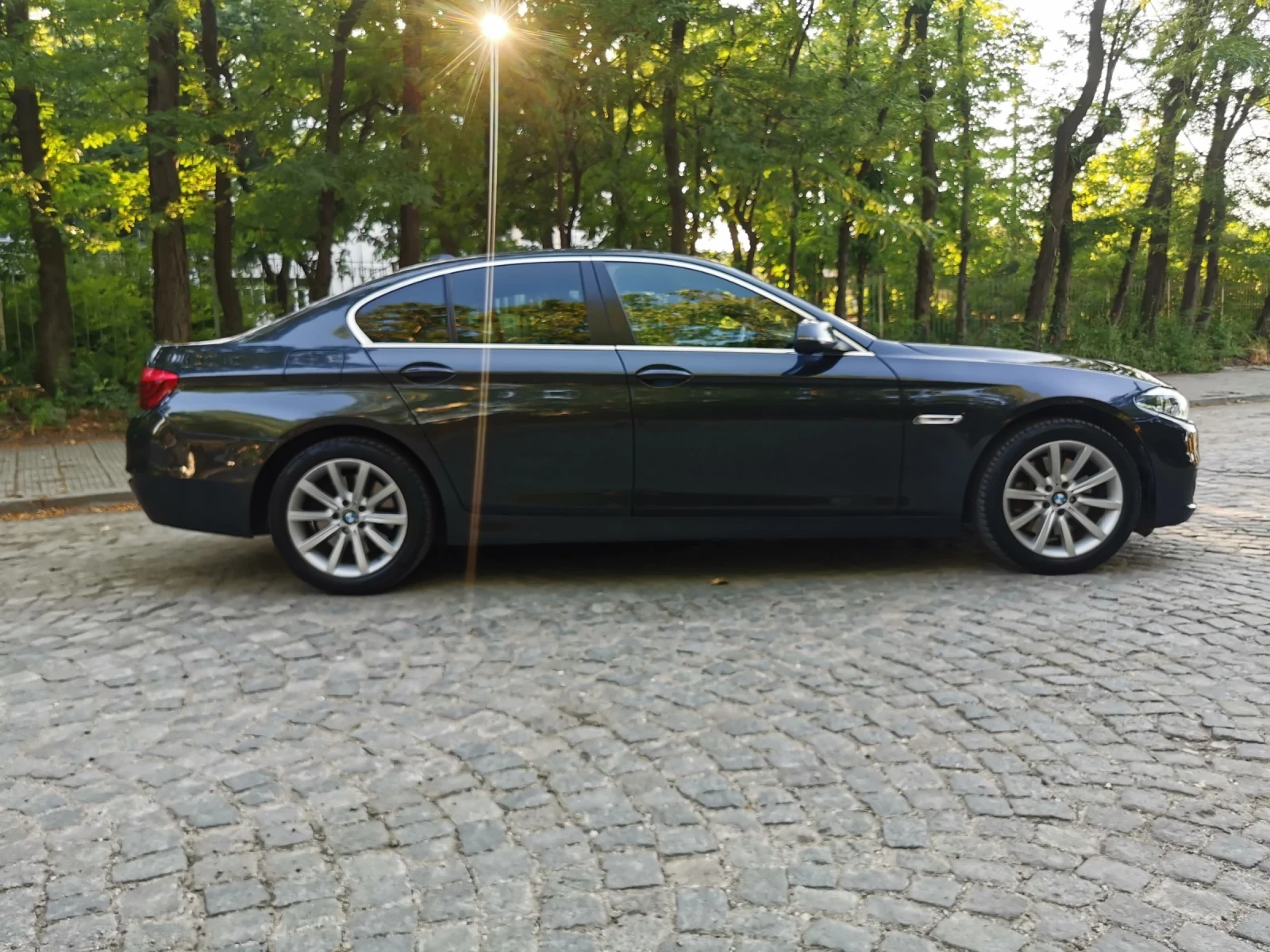 BMW 530 XDrive 318hp Digital  - изображение 10