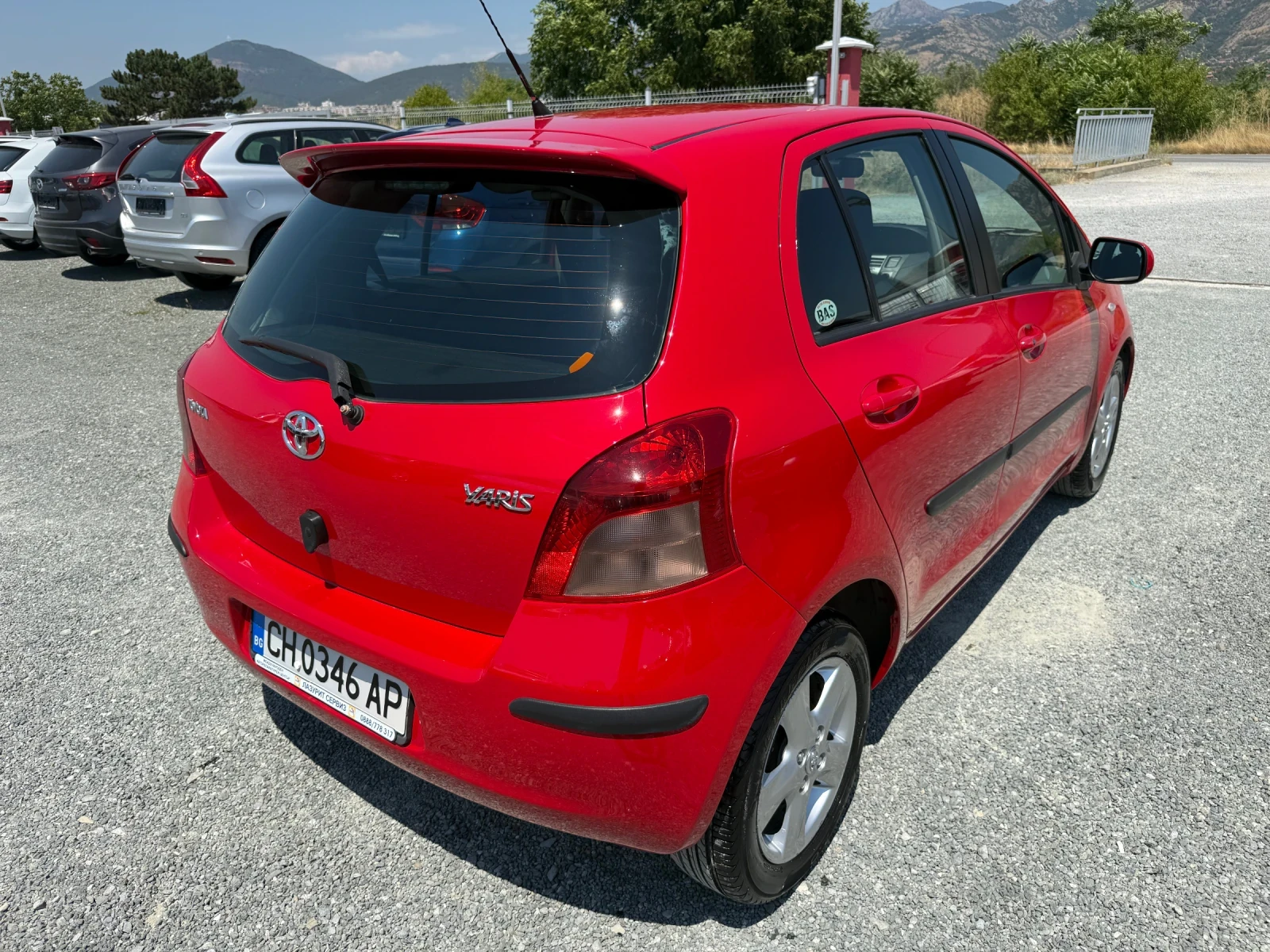 Toyota Yaris (KATO НОВА) - изображение 6