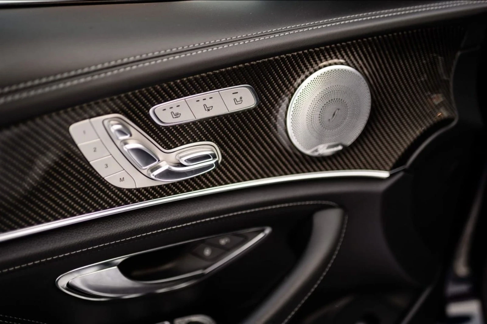 Mercedes-Benz E 63 AMG    Mercedes-Benz E63S AMG* CARBON | Mobile.bg   11