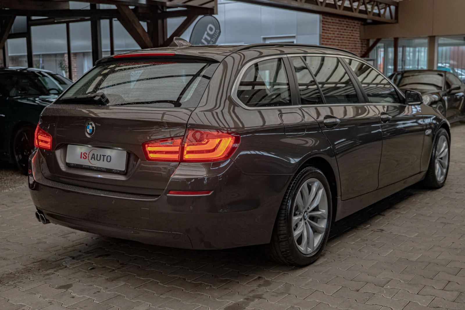 BMW 530 F11/xDrive/Night Vision/Панорама/Dynamic Drive/Под - изображение 5