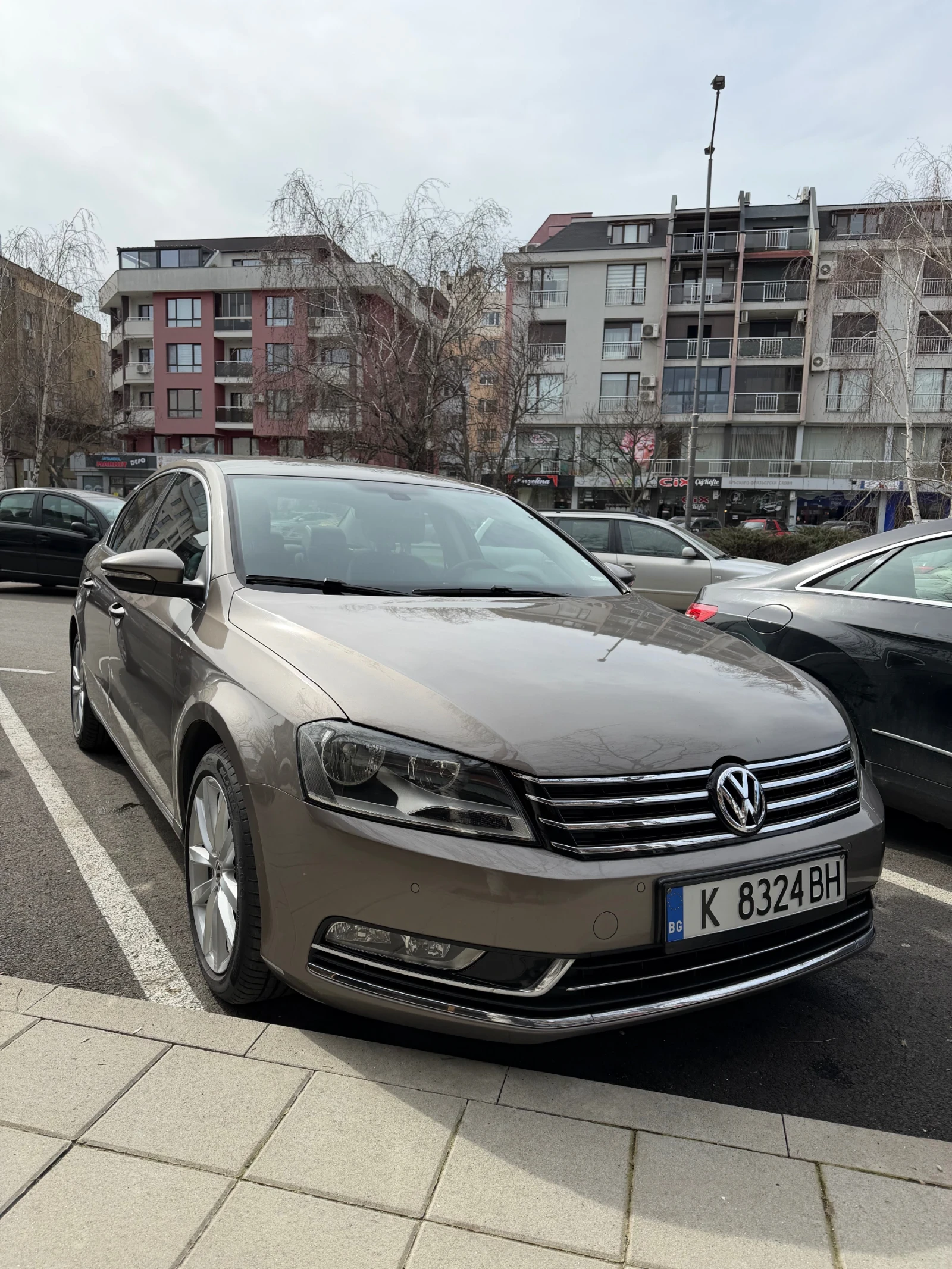 VW Passat, снимка 2 - Автомобили и джипове - 53604918