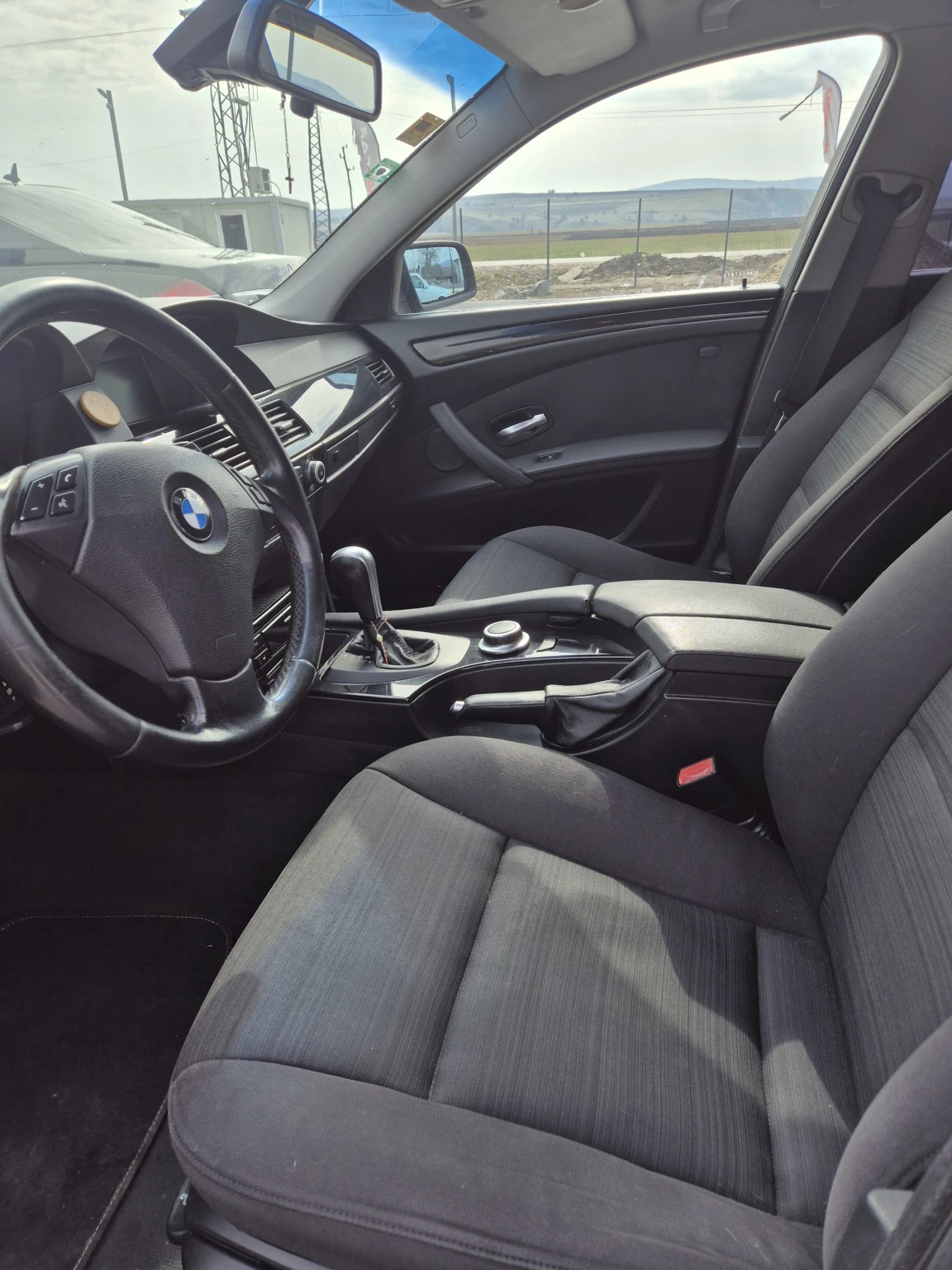 BMW 520 E60 Facelift, снимка 7 - Автомобили и джипове - 53780314