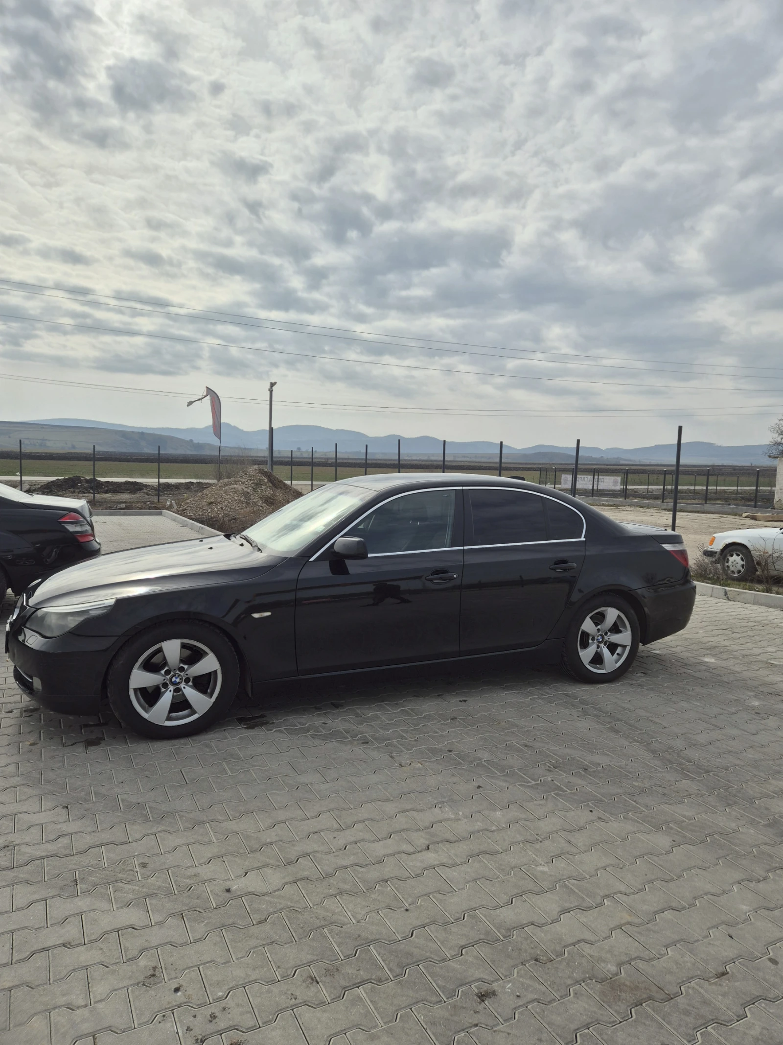 BMW 520 E60 Facelift, снимка 5 - Автомобили и джипове - 53780314