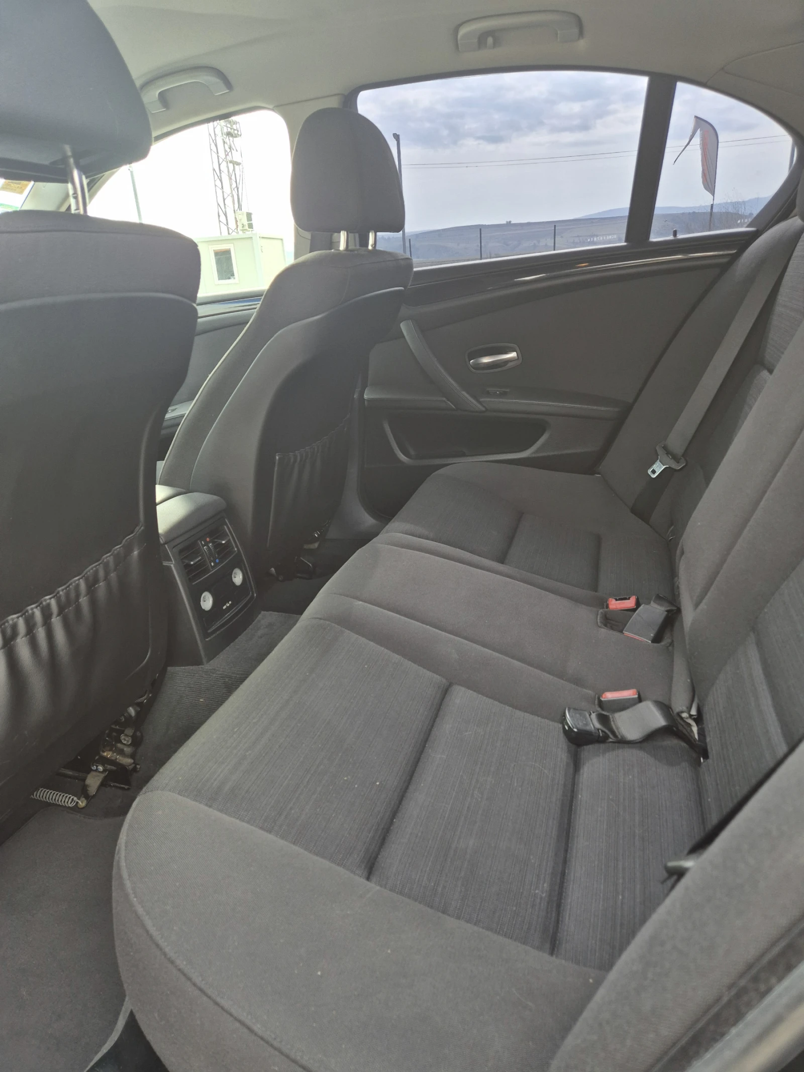 BMW 520 E60 Facelift, снимка 9 - Автомобили и джипове - 53780314