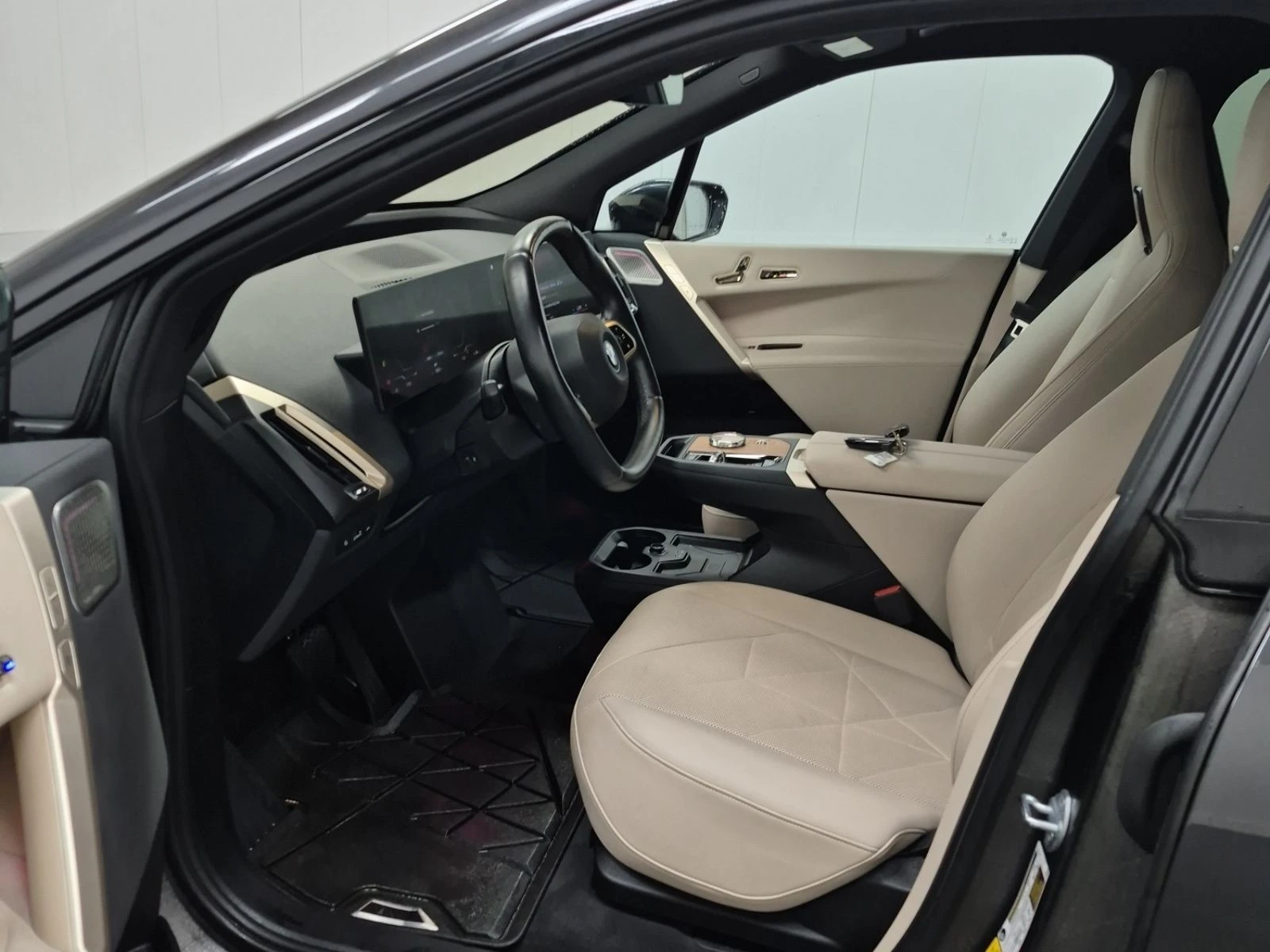 BMW iX M60 АВТО КРЕДИТ, снимка 8 - Автомобили и джипове - 53962778