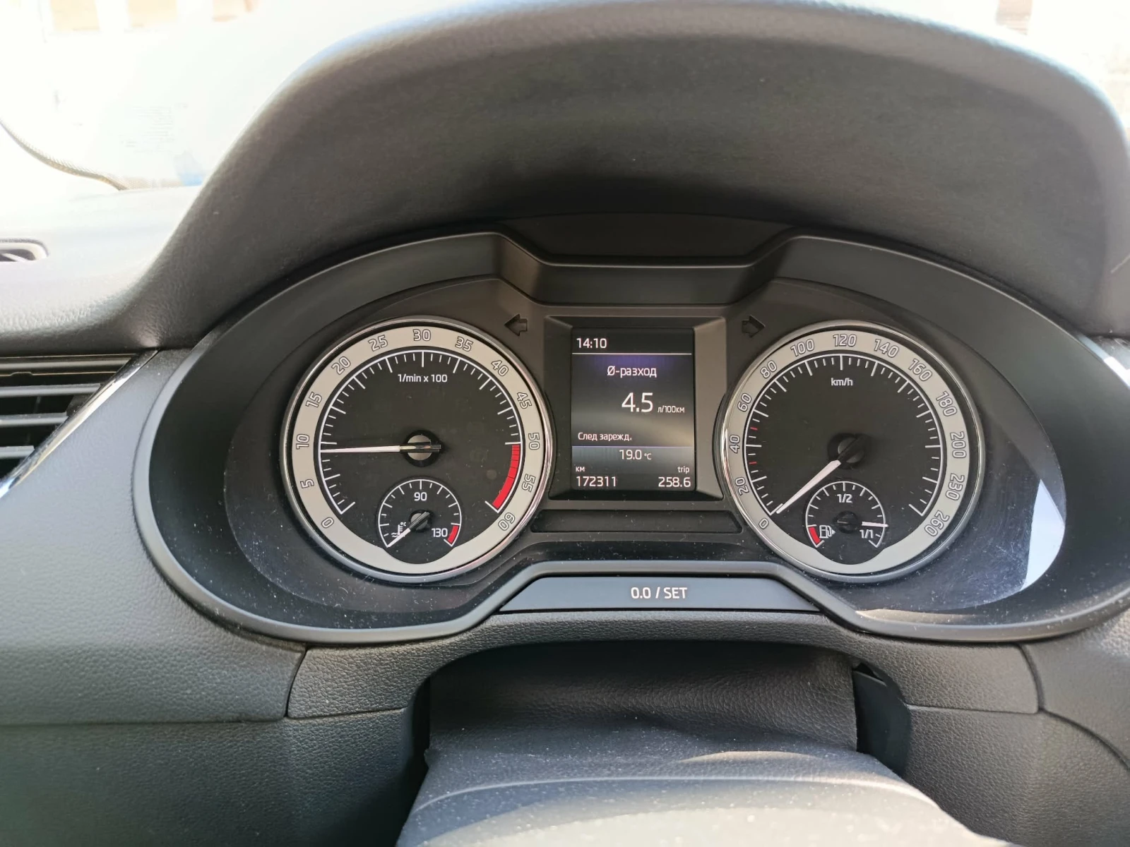 Skoda Octavia 1, 6, снимка 9 - Автомобили и джипове - 54092721