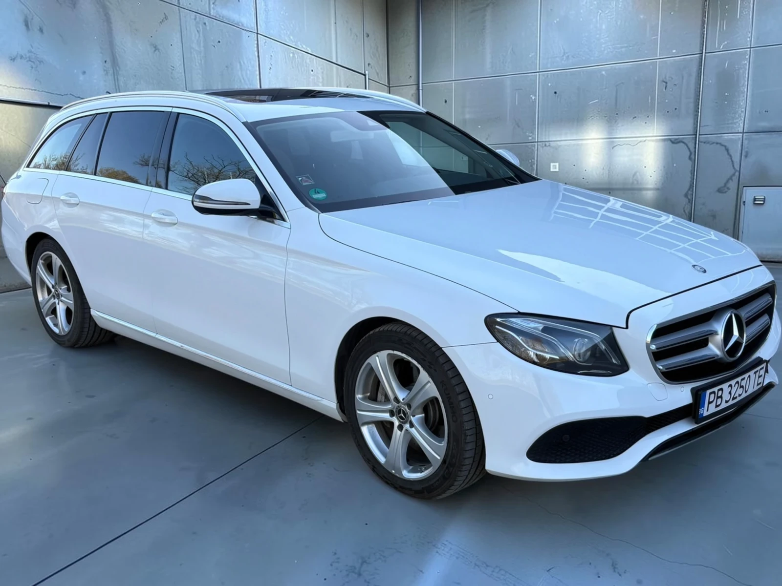 Mercedes-Benz E 350 4MATIC - 120k KM с ИСТОРИЯ, снимка 6 - Автомобили и джипове - 54793610