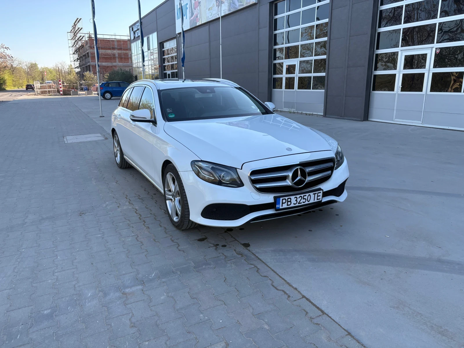 Mercedes-Benz E 350 4MATIC, снимка 9 - Автомобили и джипове - 54793610