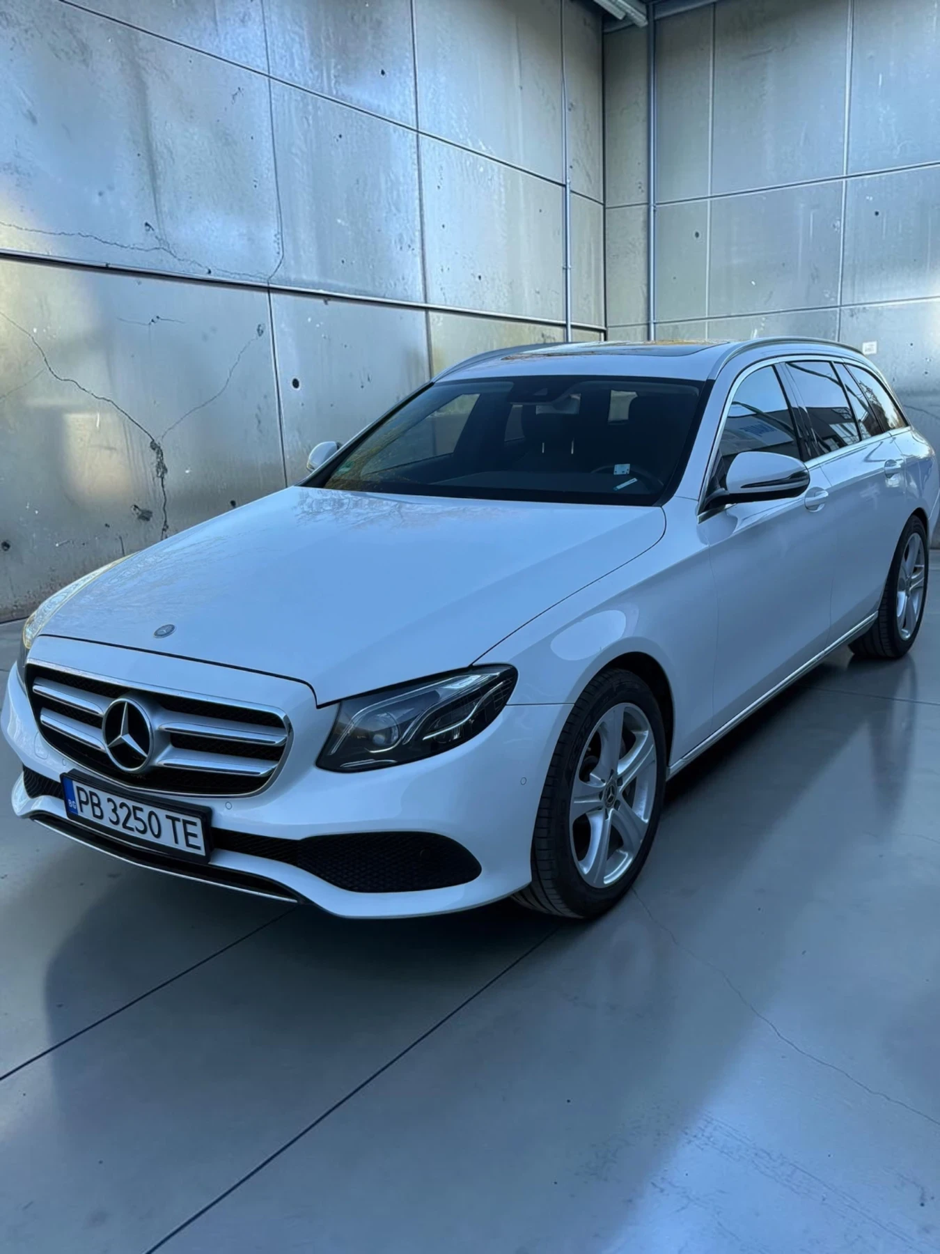 Mercedes-Benz E 350 4MATIC - 120k KM с ИСТОРИЯ