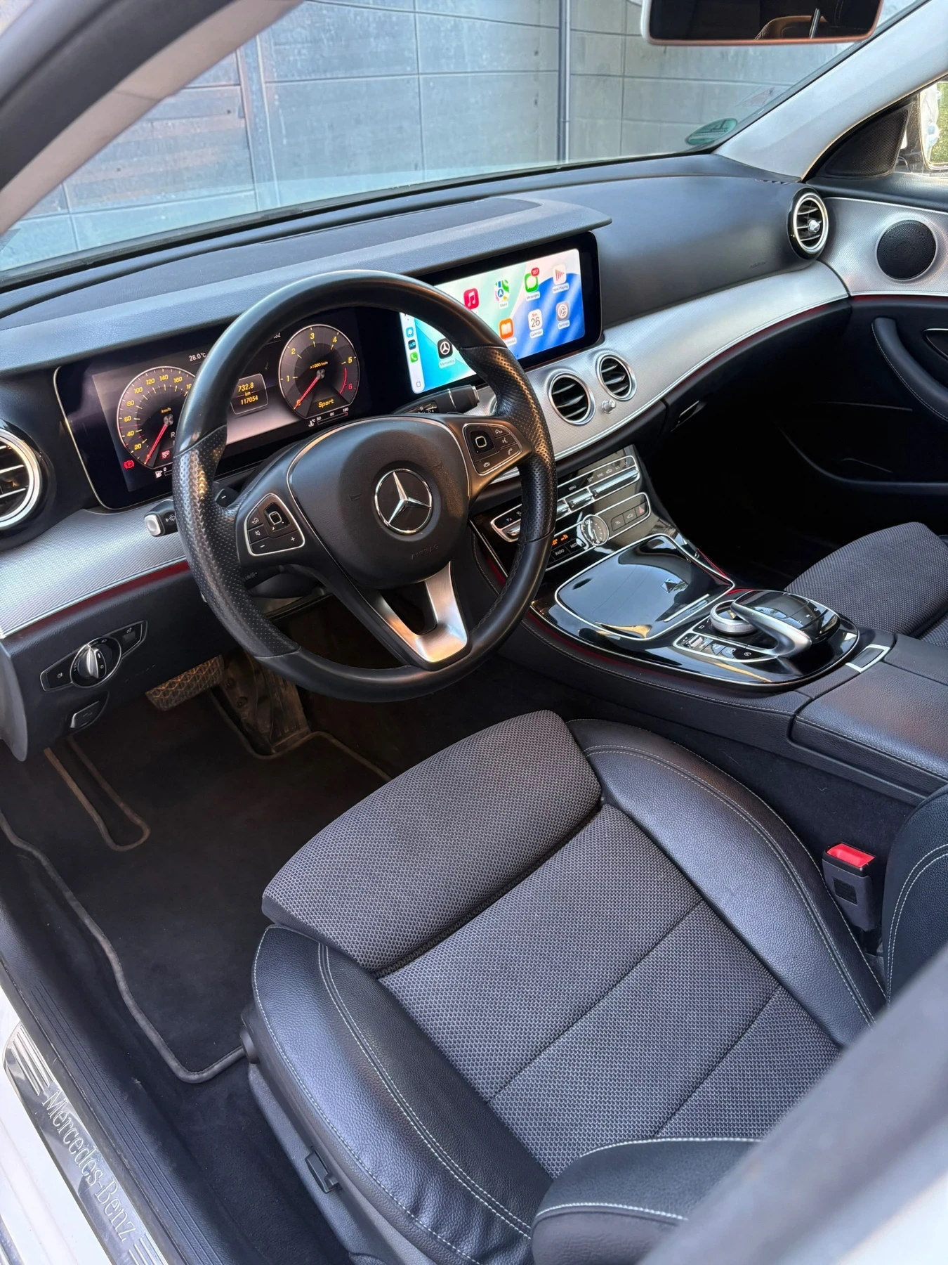 Mercedes-Benz E 350 4MATIC - 120k KM с ИСТОРИЯ, снимка 11 - Автомобили и джипове - 54793610