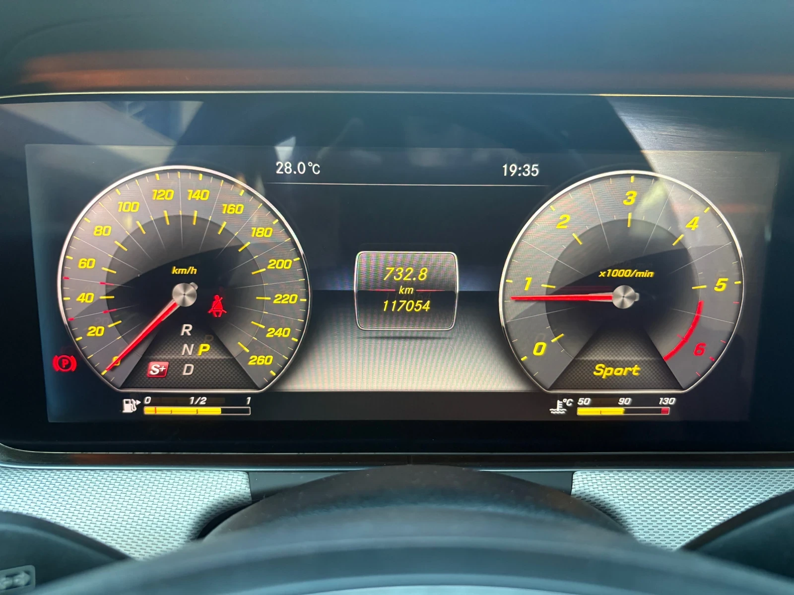 Mercedes-Benz E 350 4MATIC, снимка 13 - Автомобили и джипове - 54793610