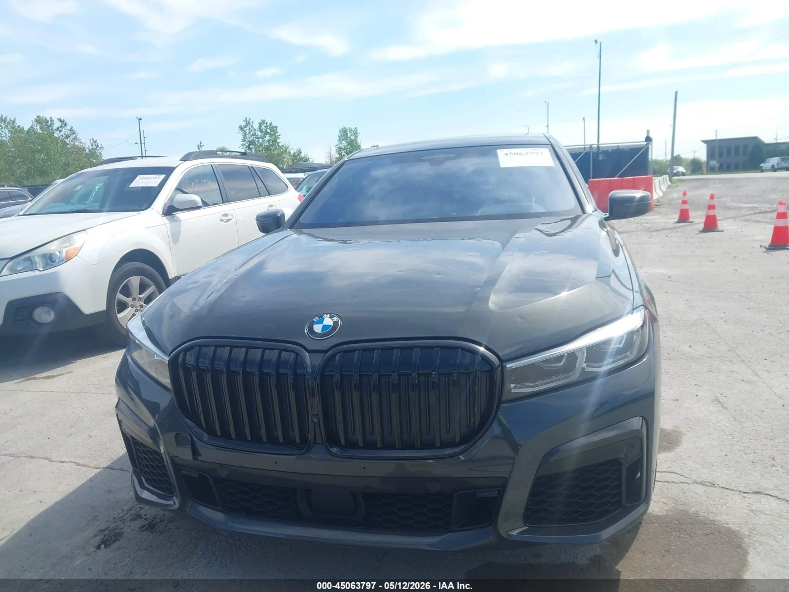 BMW 760 X-Drive* M-Pack* Soft close* Масаж* Цена до БГ, снимка 2 - Автомобили и джипове - 54928455