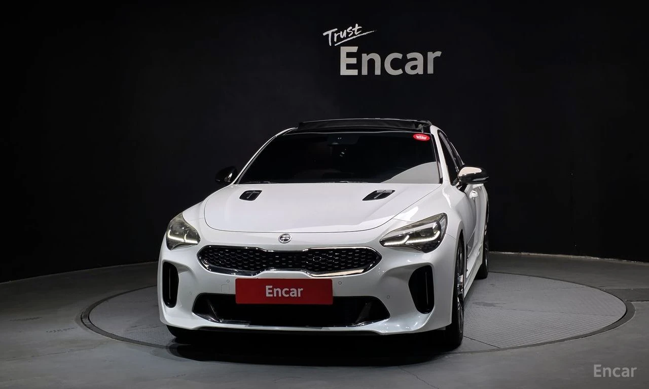 Kia Stinger 3.3 GT AWD* DISTRONIC* HARMAN KARDON* 360* ХЕДЪП* , снимка 2 - Автомобили и джипове - 55244653