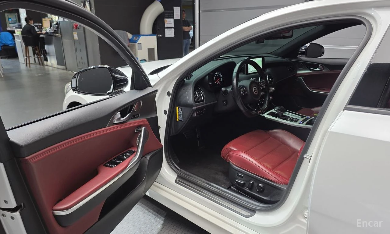 Kia Stinger 3.3 GT AWD* DISTRONIC* HARMAN KARDON* 360* ХЕДЪП* , снимка 6 - Автомобили и джипове - 55244653