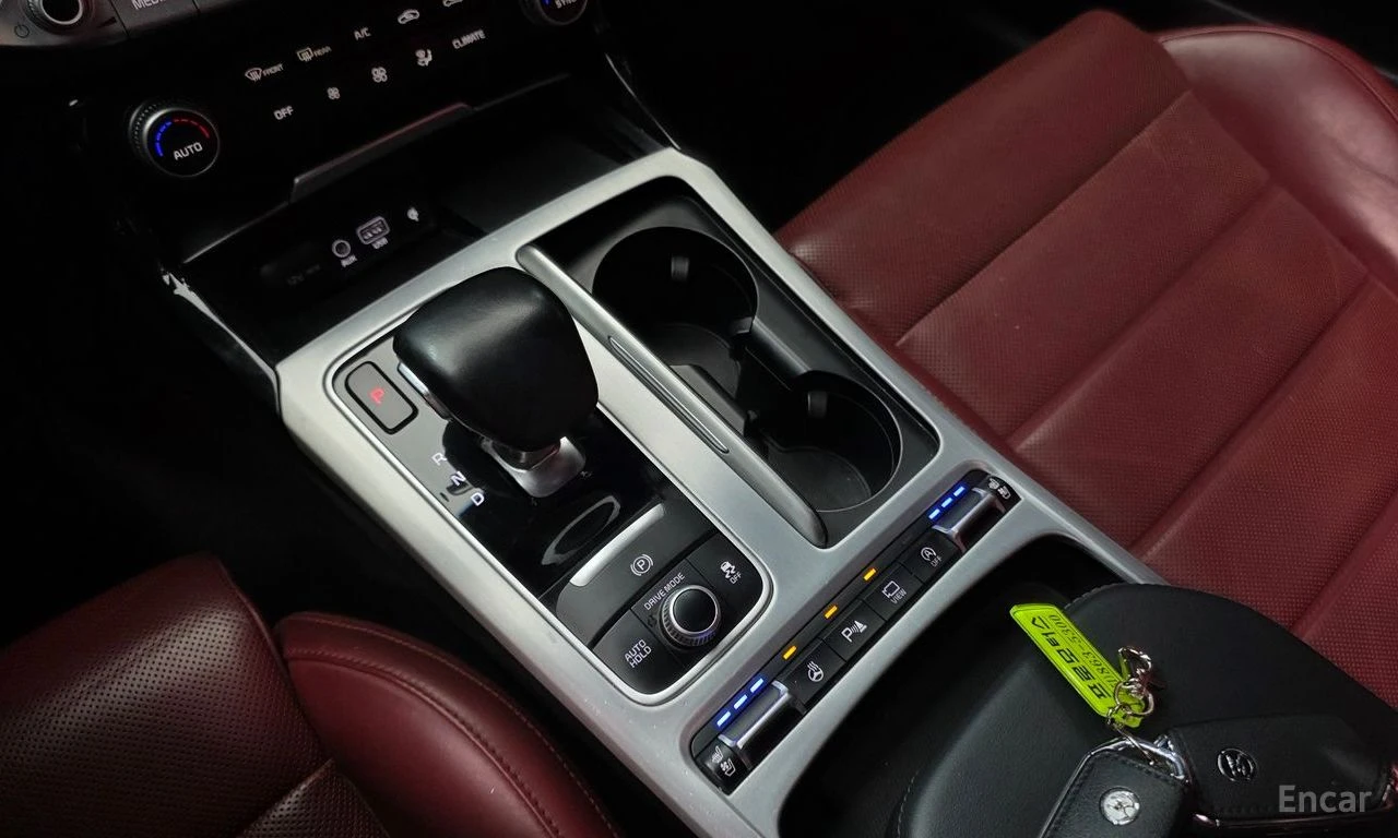 Kia Stinger 3.3 GT AWD* DISTRONIC* HARMAN KARDON* 360* ХЕДЪП* , снимка 13 - Автомобили и джипове - 55244653