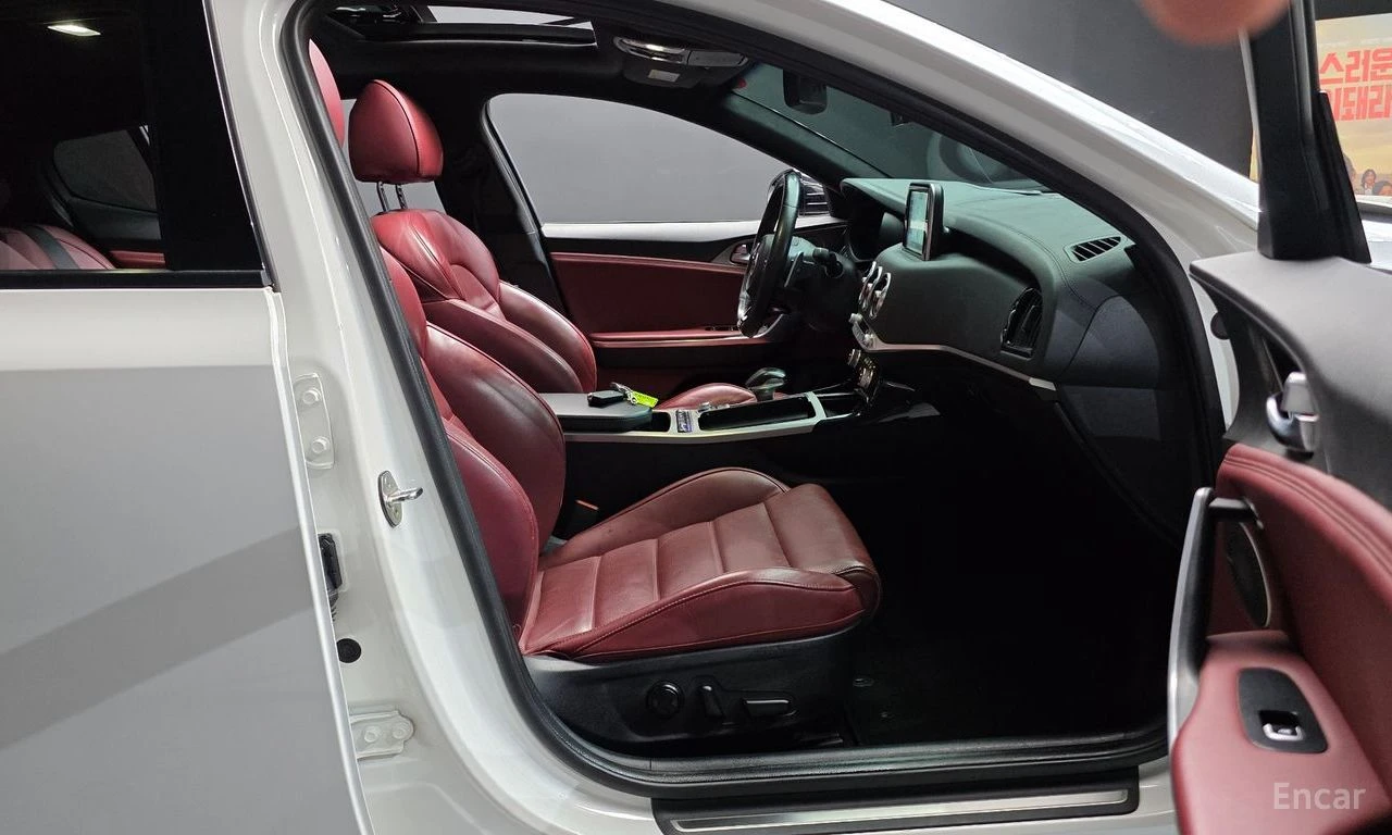 Kia Stinger 3.3 GT AWD* DISTRONIC* HARMAN KARDON* 360* ХЕДЪП* , снимка 7 - Автомобили и джипове - 55244653
