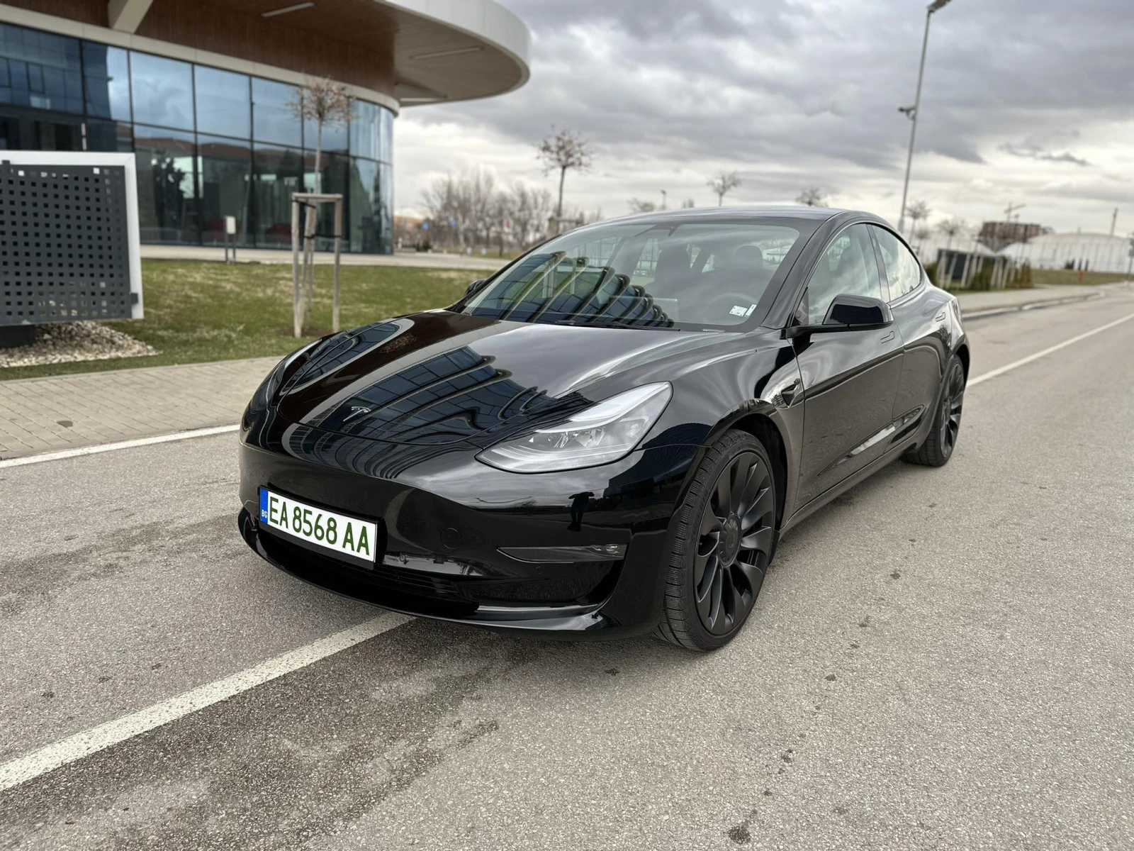 Tesla Model 3 PREFORMANCE, снимка 3 - Автомобили и джипове - 55992490