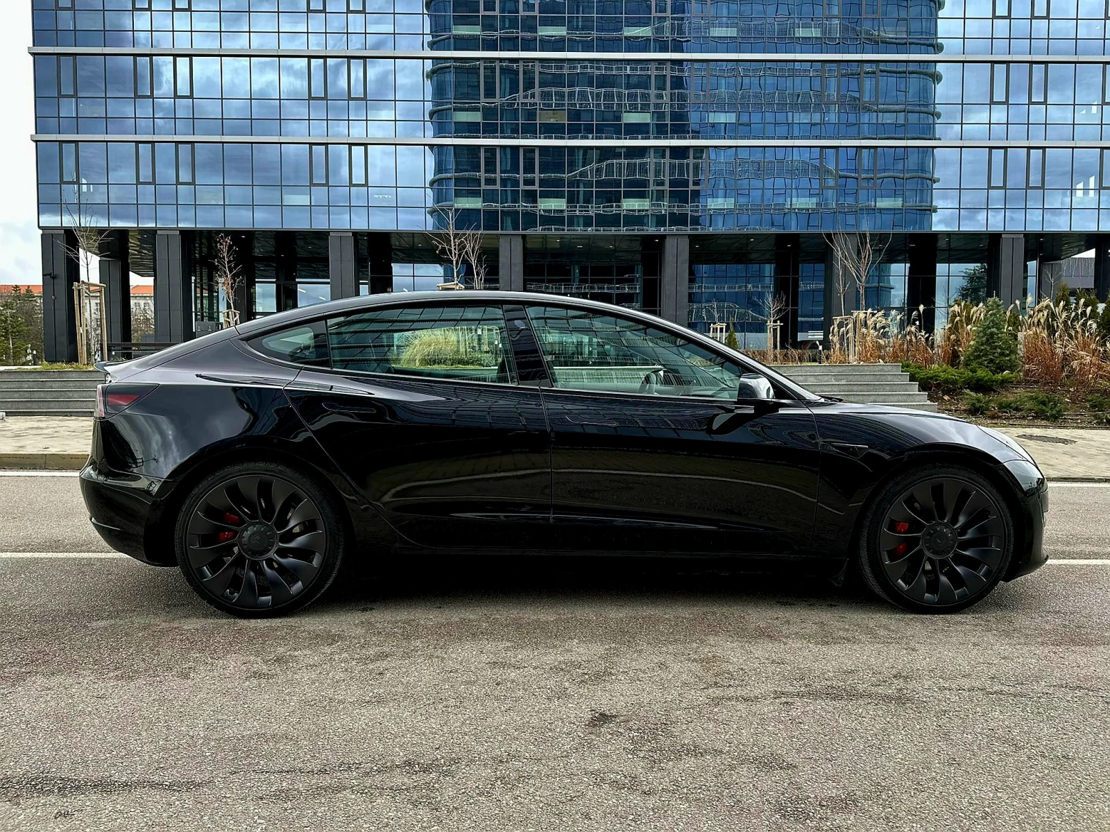 Tesla Model 3 PREFORMANCE, снимка 5 - Автомобили и джипове - 55992490