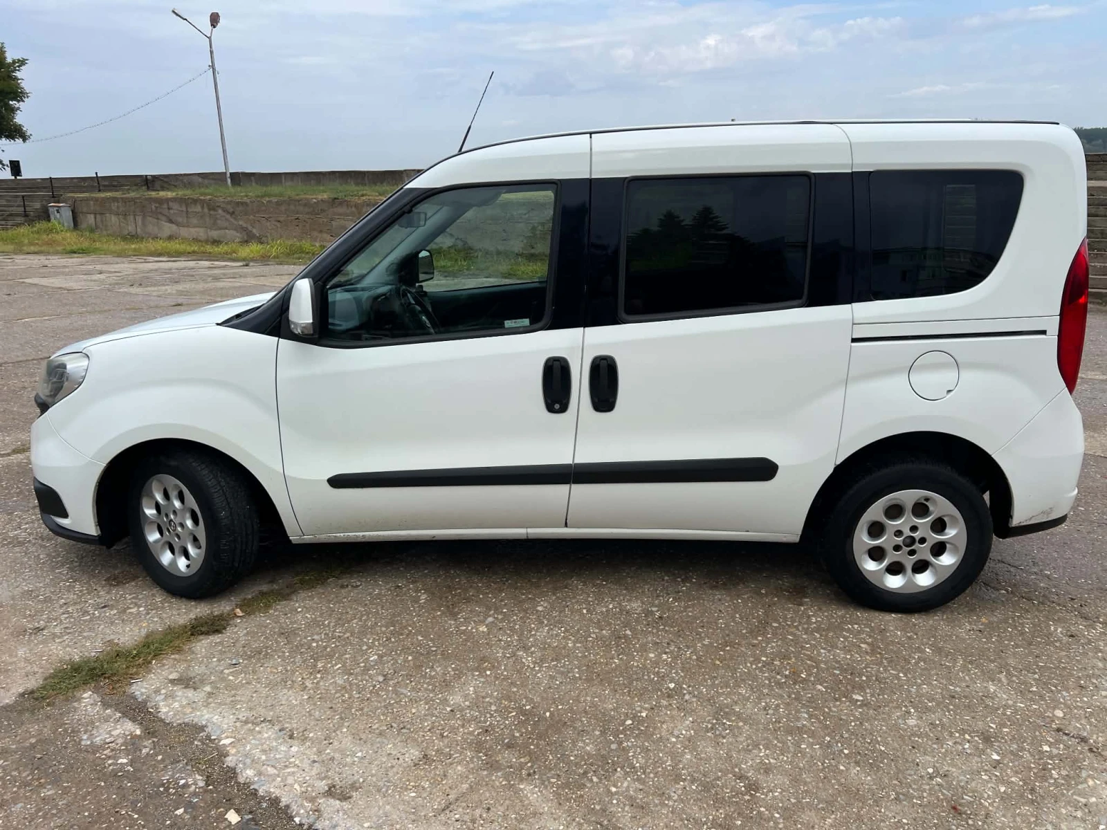 Fiat Doblo, снимка 11 - Автомобили и джипове - 55878654