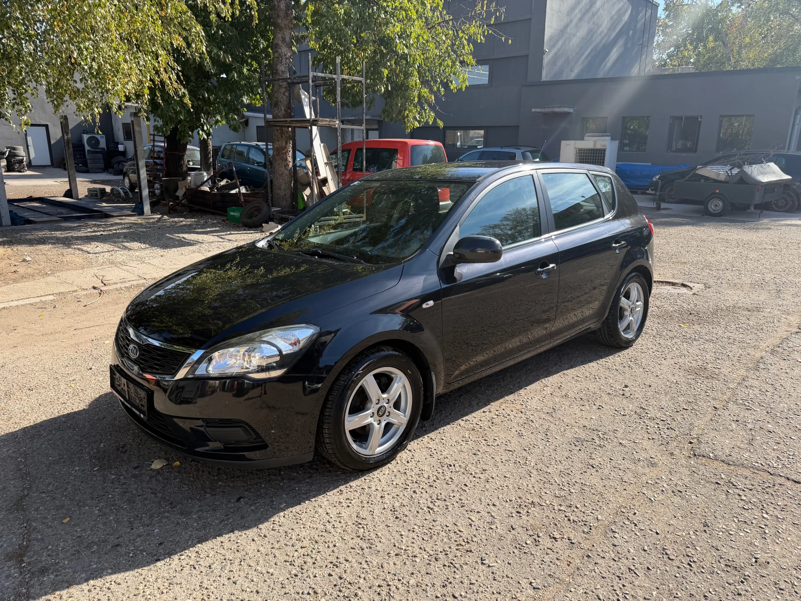 Kia Ceed 1.6crdi отлична, снимка 2 - Автомобили и джипове - 56584795