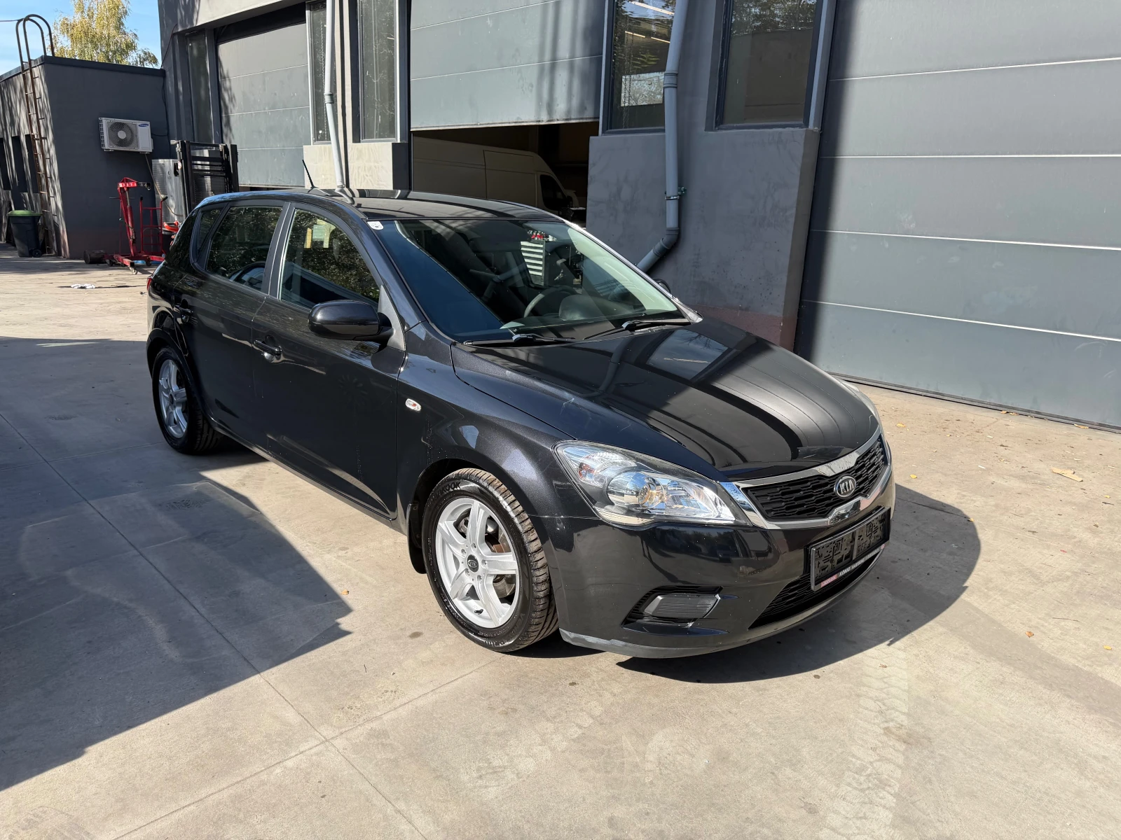 Kia Ceed 1.6crdi отлична