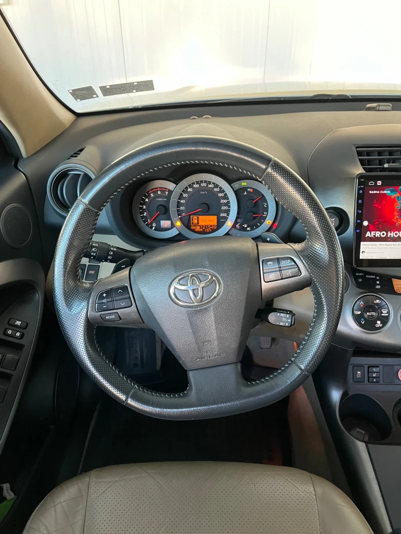 Toyota Rav4, снимка 8 - Автомобили и джипове - 47720831