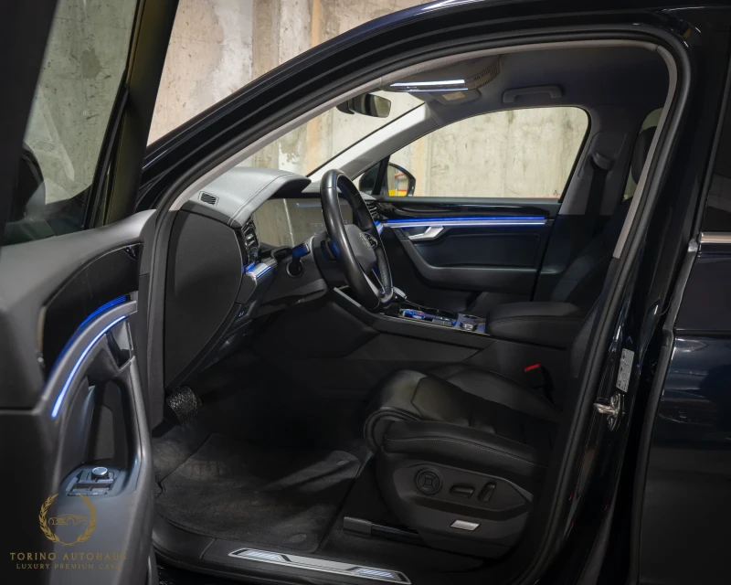 VW Touareg DIGITAL* 4MOTION* FULL SERVICE HISTORY* 128 000KM*, снимка 9 - Автомобили и джипове - 52728597