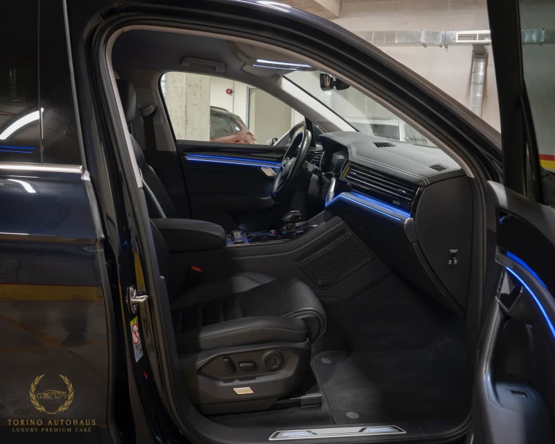 VW Touareg DIGITAL* 4MOTION* FULL SERVICE HISTORY* 128 000KM*, снимка 10 - Автомобили и джипове - 52728597