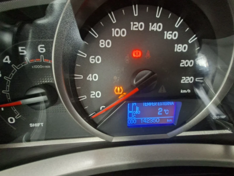 Toyota Rav4 2.0D4D NAVI Реални км.!!!, снимка 12 - Автомобили и джипове - 53222764