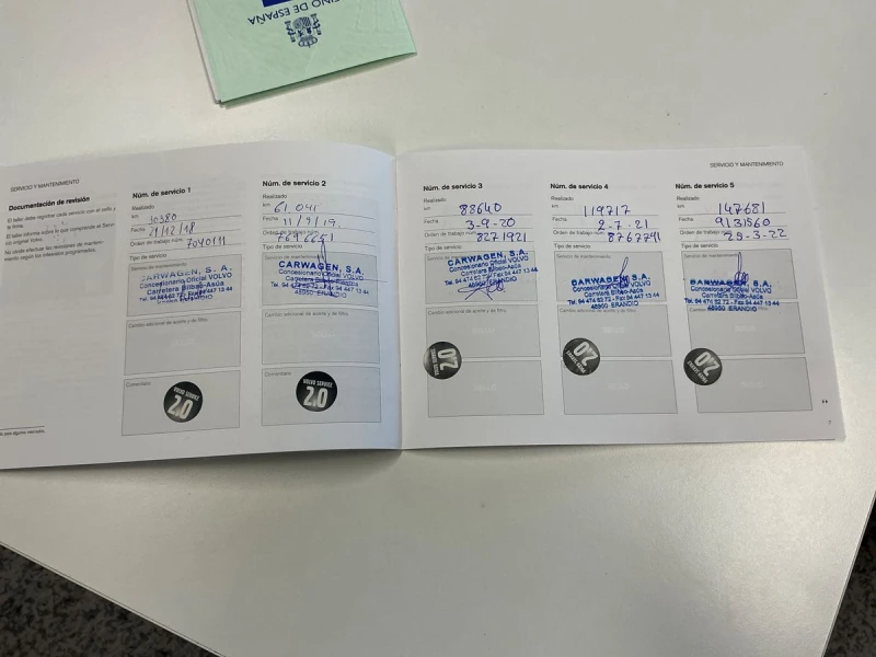 Volvo XC60 D5-Гаранция-R-Design/Pano/360cam/Подгрев/Keyless, снимка 11 - Автомобили и джипове - 53535289