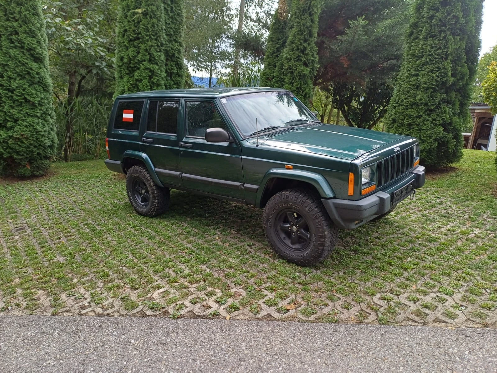 Jeep Cherokee 2.5TD - изображение 2