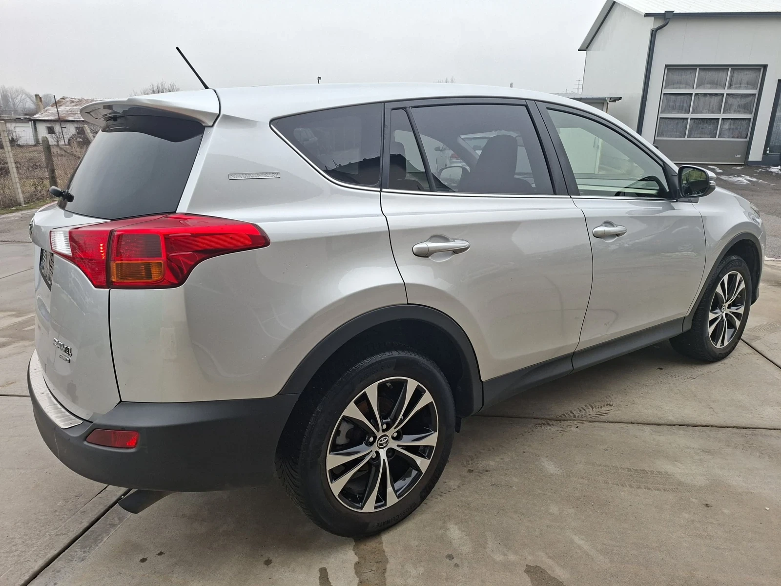 Toyota Rav4 2.0D4D NAVI Реални км.!!! - изображение 4