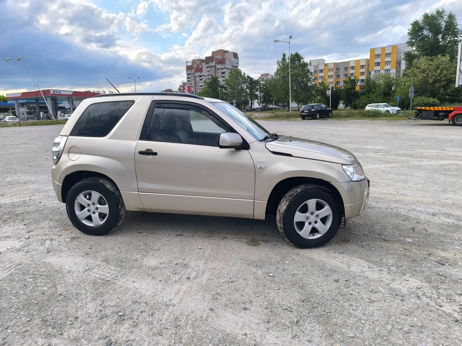 Suzuki Grand vitara 1.6, снимка 4 - Автомобили и джипове - 54567748