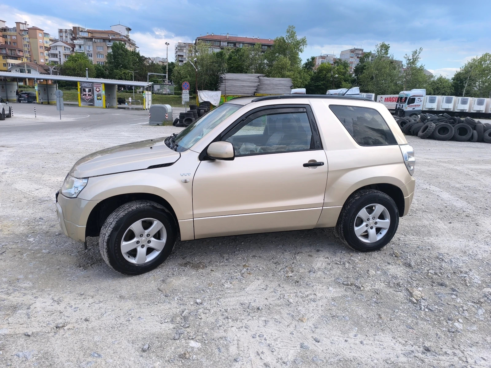 Suzuki Grand vitara 1.6, снимка 2 - Автомобили и джипове - 54567748