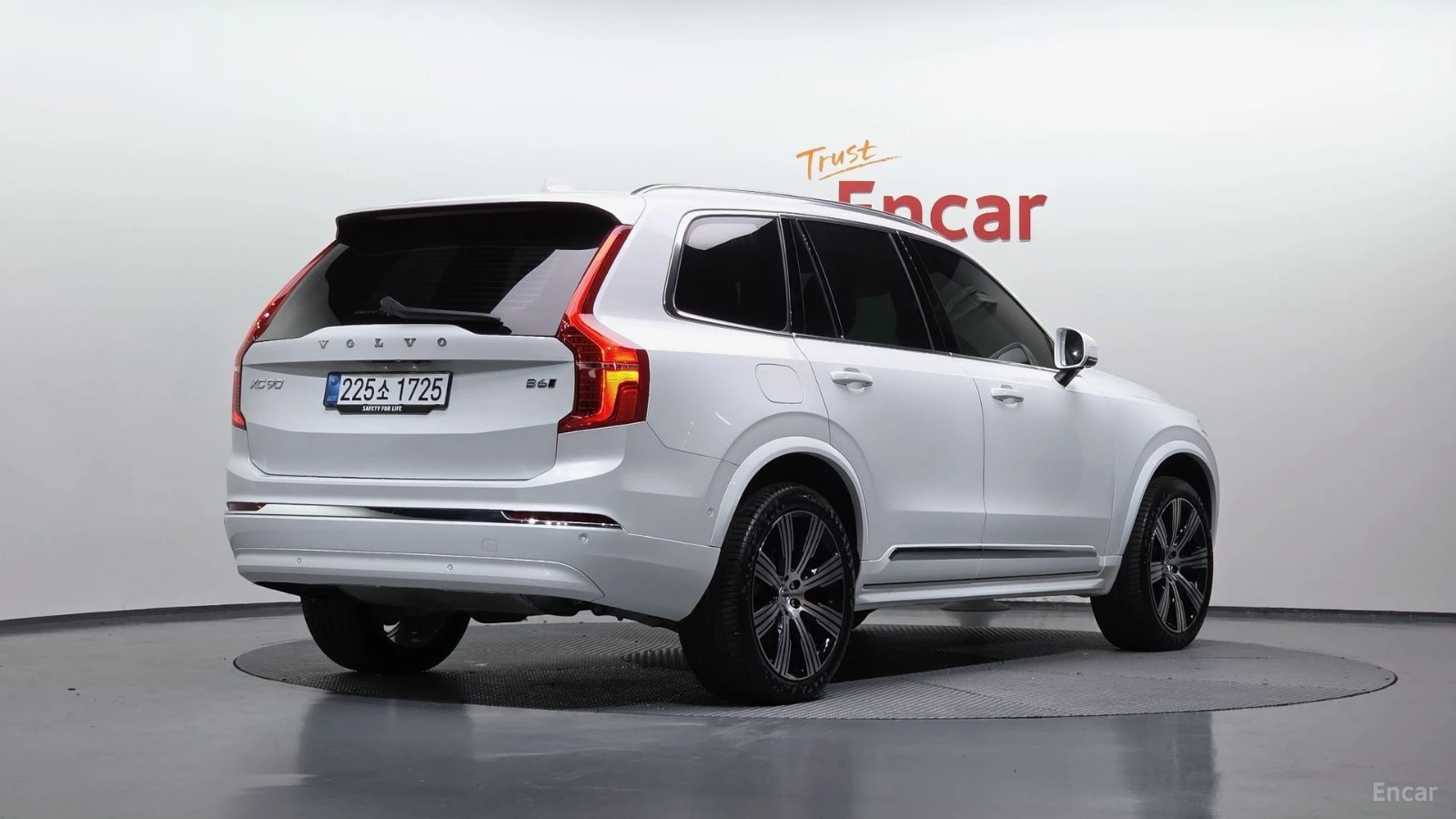 Volvo Xc90 B6 ULTRA BRIGHT* Bowers&Wilkins* , снимка 2 - Автомобили и джипове - 55530465