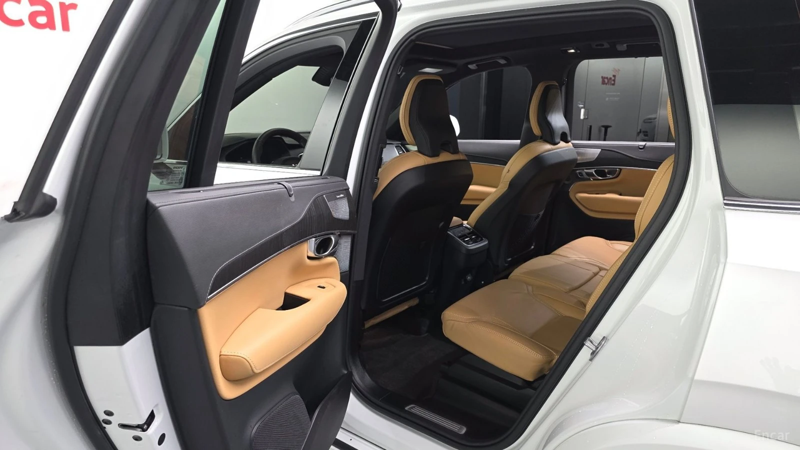 Volvo Xc90 B6 ULTRA BRIGHT* Bowers&Wilkins* , снимка 10 - Автомобили и джипове - 55530465