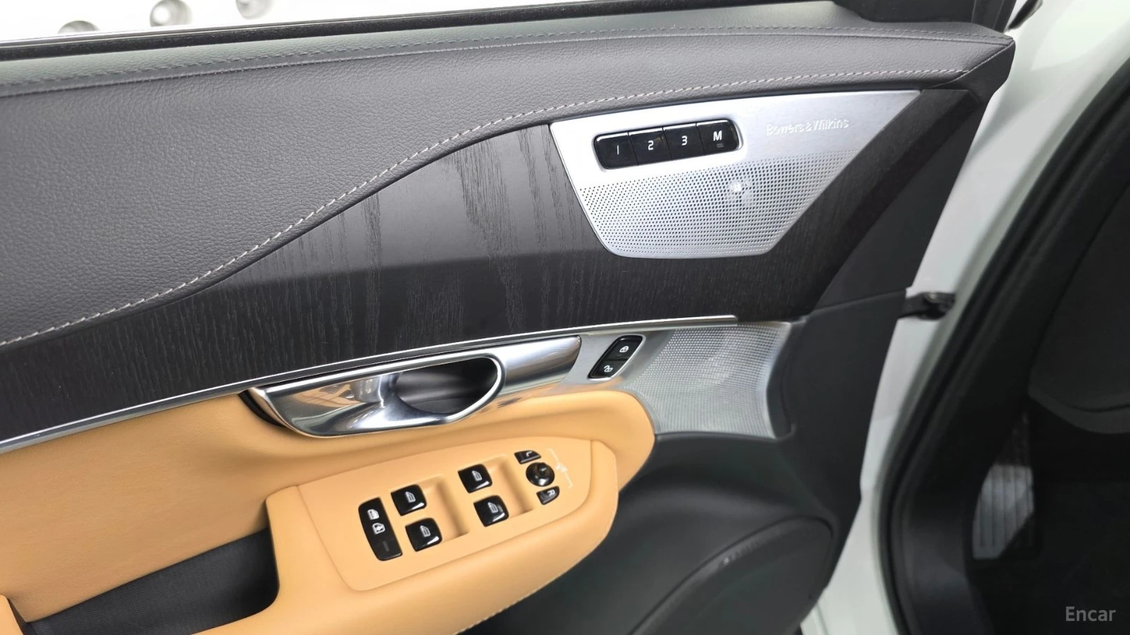 Volvo Xc90 B6 ULTRA BRIGHT* Bowers&Wilkins* , снимка 17 - Автомобили и джипове - 55530465