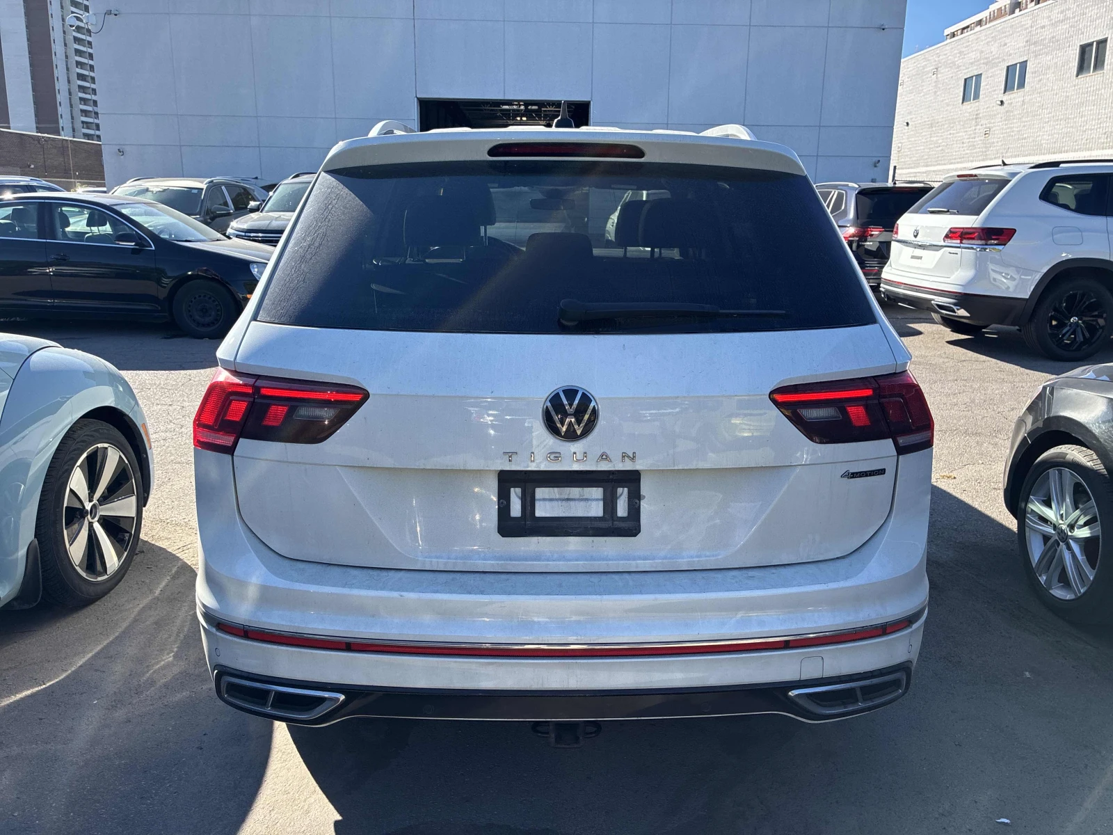 VW Tiguan Highline R-Line/360/Dis/Fender/Обдухване, снимка 4 - Автомобили и джипове - 56244454