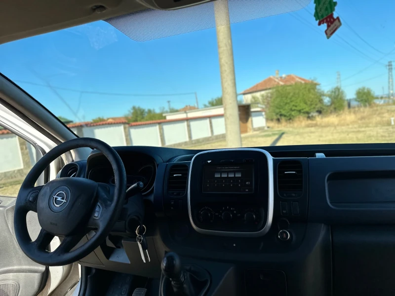 Opel Vivaro, снимка 7 - Бусове и автобуси - 47996933